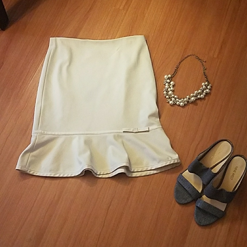 Express skirt with bow detail